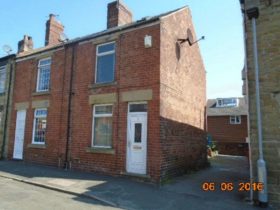 2 bedroom Terraced t...
